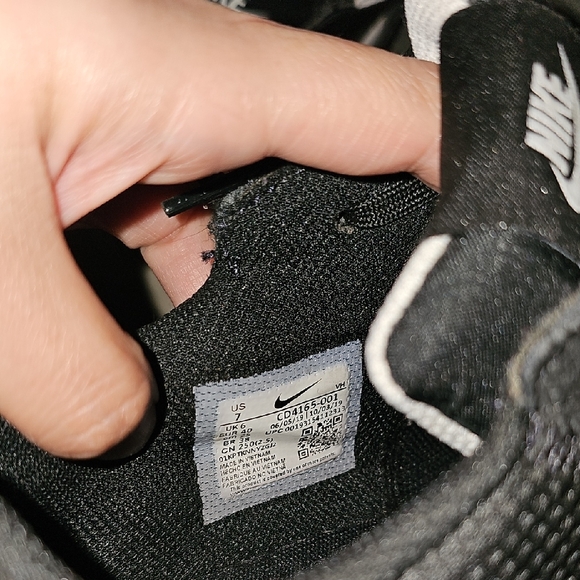 Nike Air Max Men's Black and White Sneakers - Picture 6 of 6